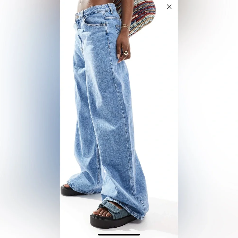 ASOS Light Blue Wide Leg Flared Jeans - Picture 2 of 3